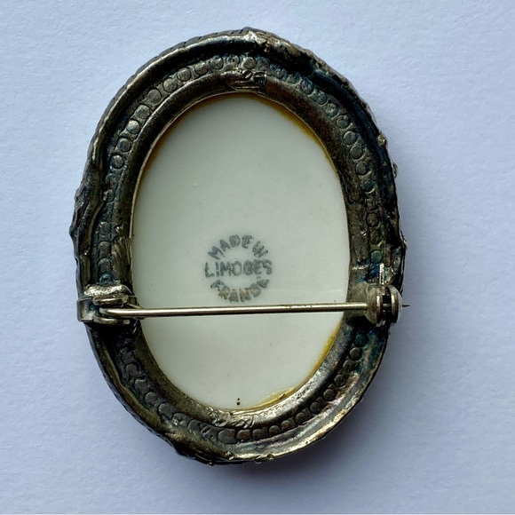 Antique Limoge Porcelain Brooch - Silver Setting - Picture 3 of 6